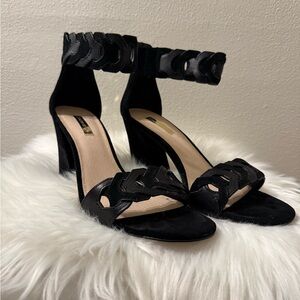 Louise et Cie Black Open-Toe Block Heel Sandals with Decorative Straps